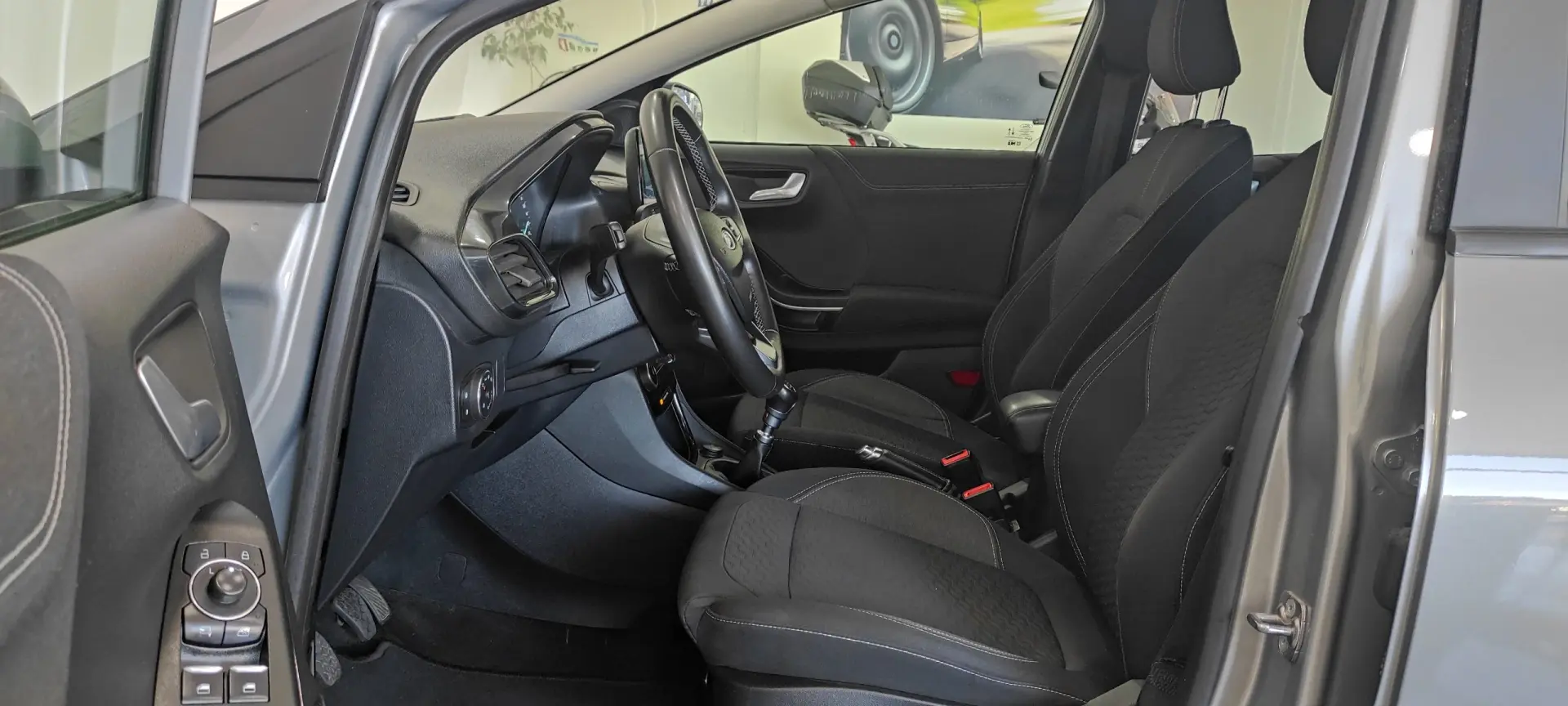 Ford Puma 1.0 EcoBoost MHEV Titanium Design 16