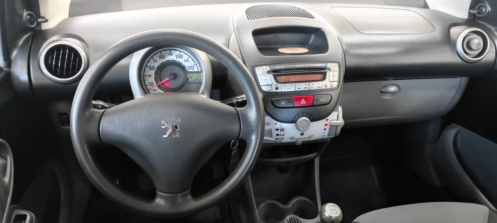 Peugeot 107 1.0 Urban 9