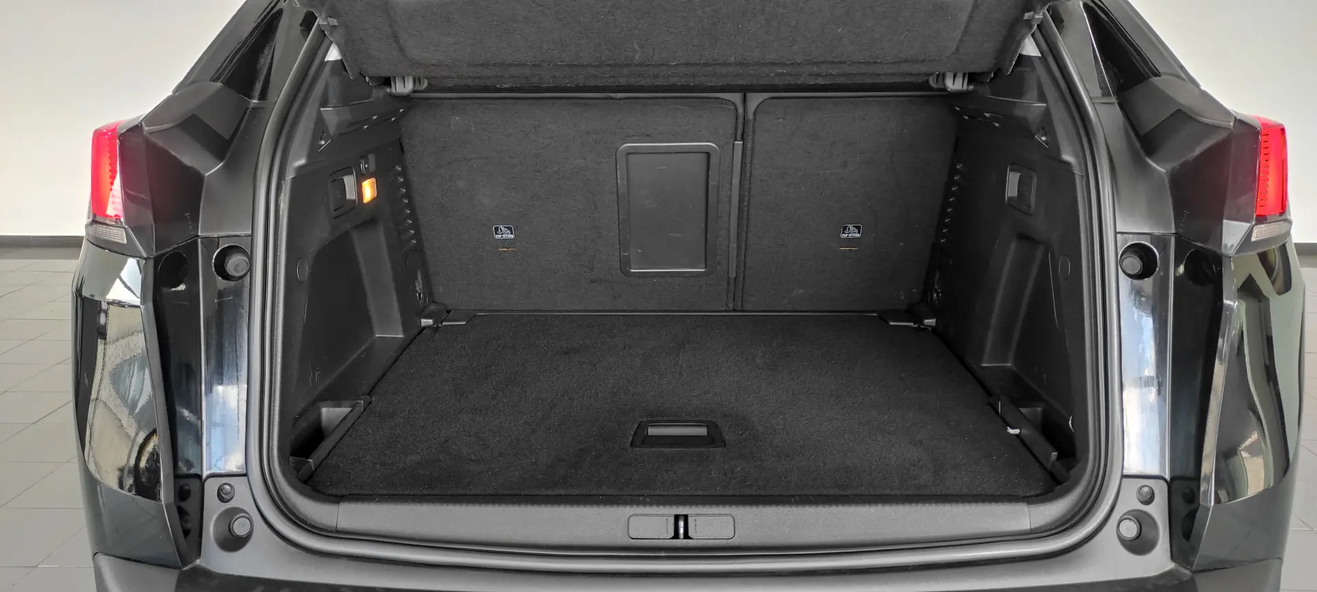 Peugeot 3008 1.6 BlueHDi Allure EAT6 J18 19