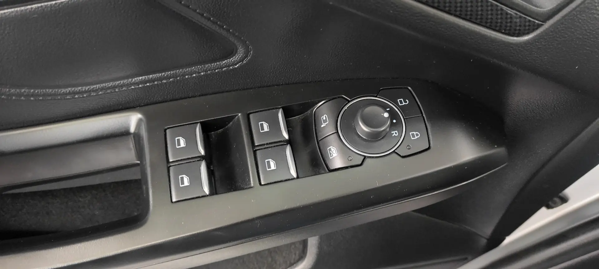 Ford Focus 1.0 EcoBoost MHEV ST-Line 41