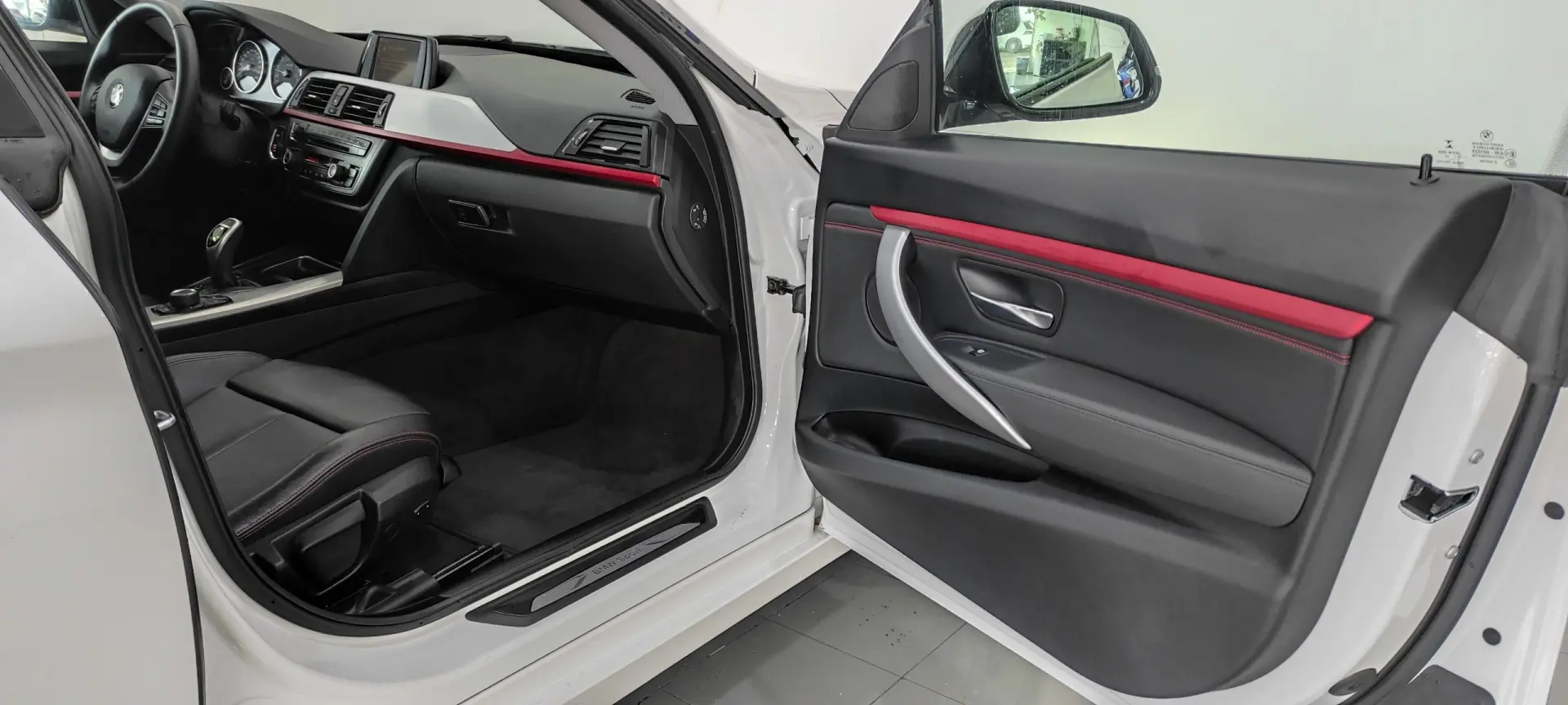 BMW 328 i xDrive Line Sport Auto 22