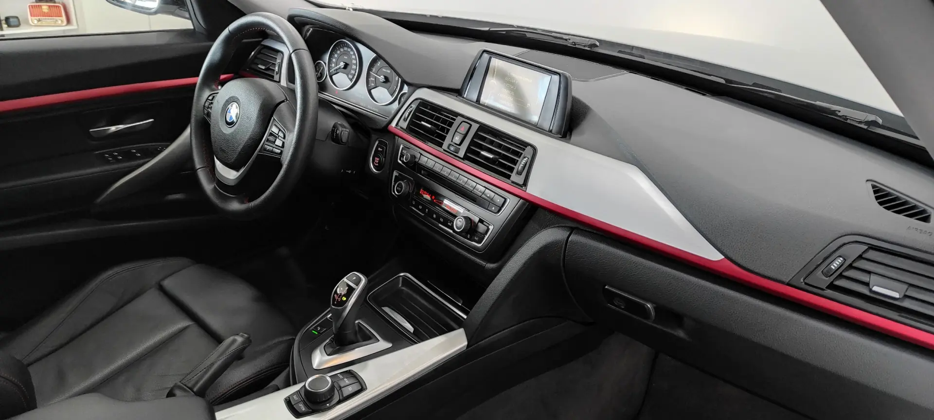 BMW 328 i xDrive Line Sport Auto 24