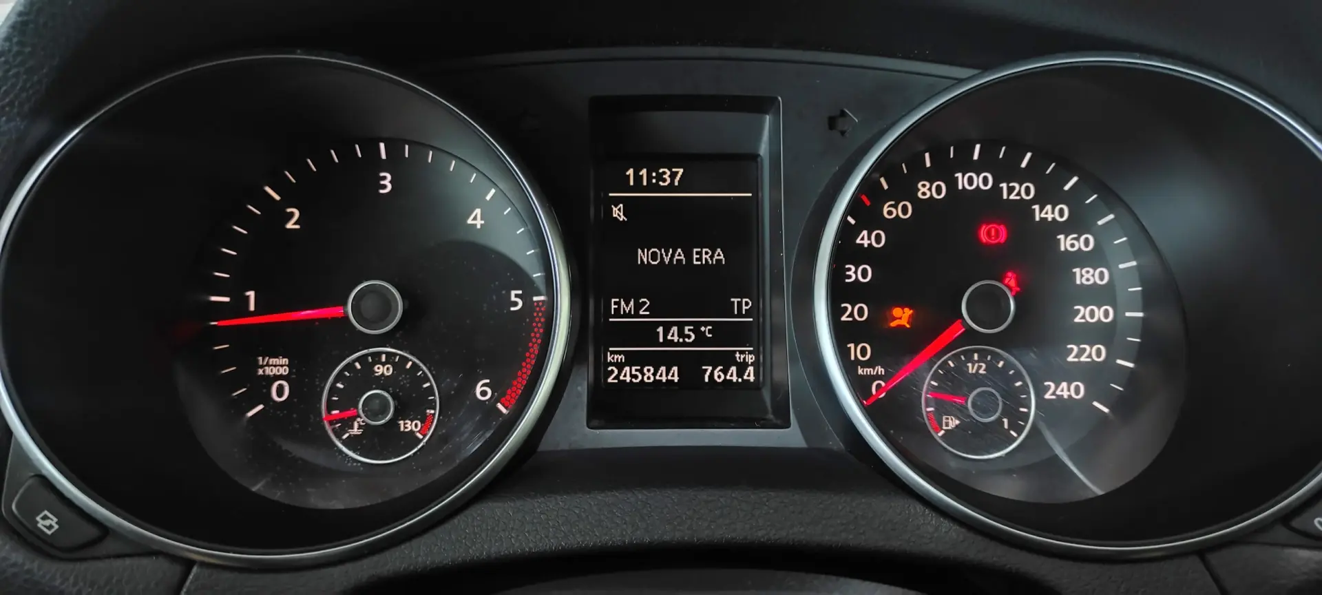 Volkswagen Golf 1.6 TDi Confortline 35