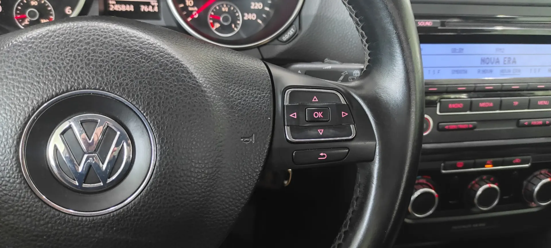 Volkswagen Golf 1.6 TDi Confortline 37