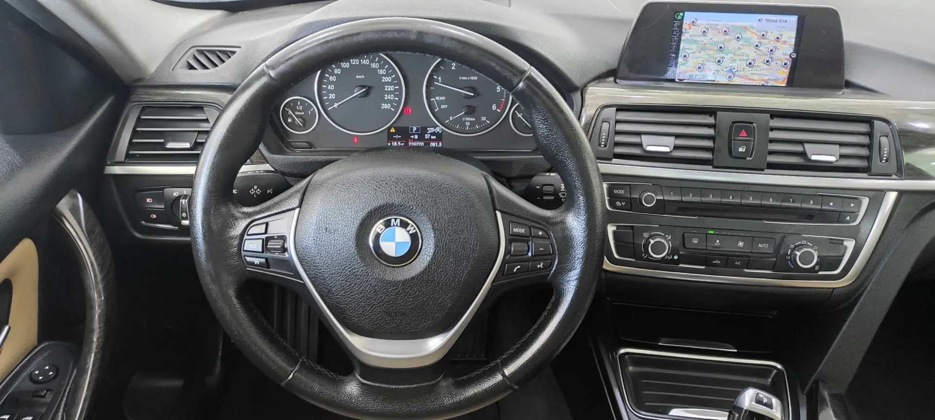 BMW 318 d Auto Line Luxury 28