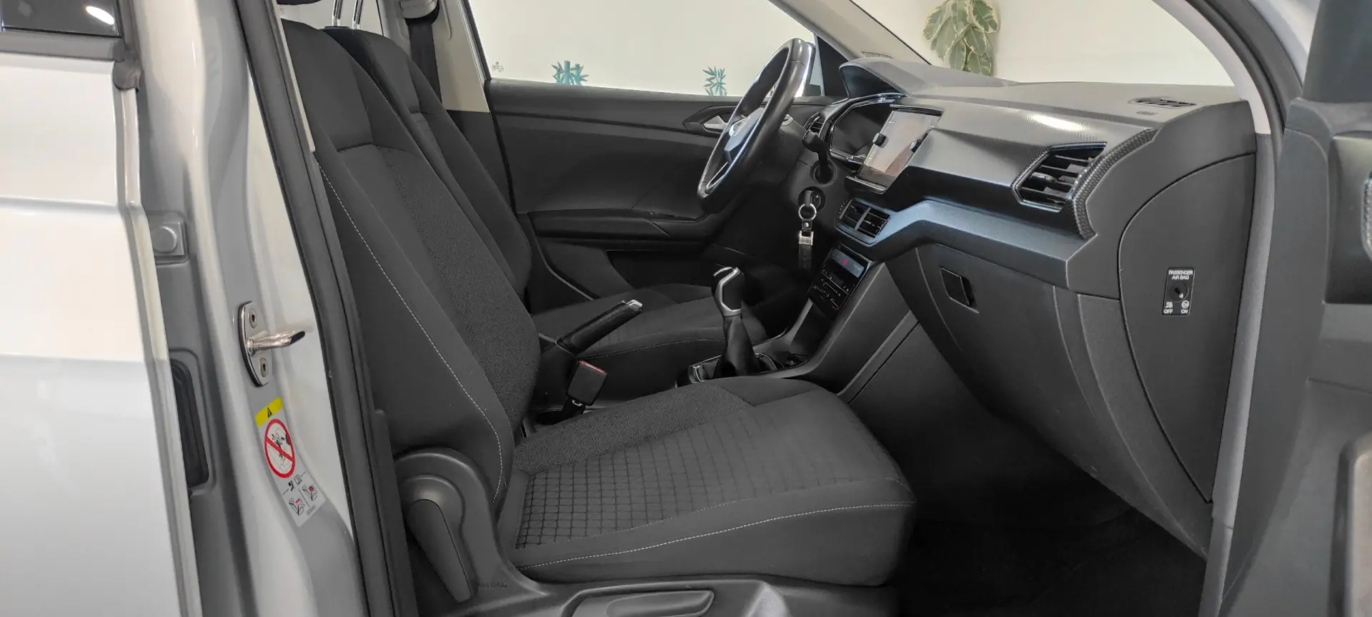 Volkswagen T-Cross 1.0 TSI Urban 23