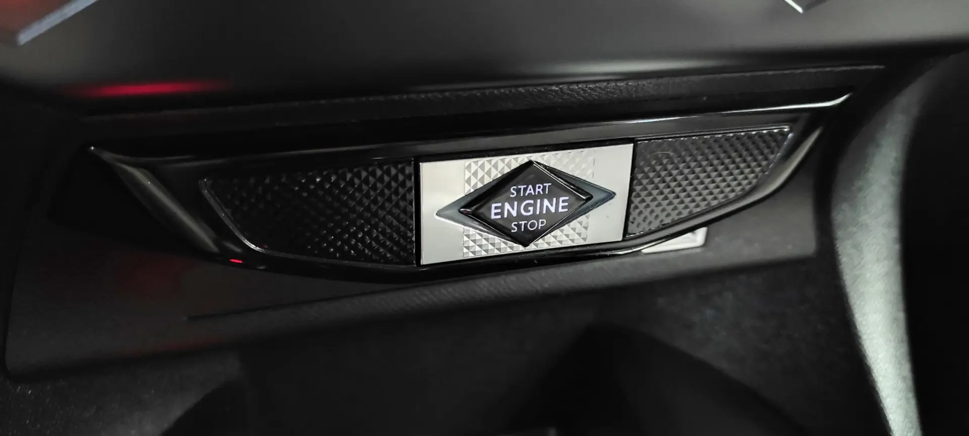 DS DS3 Crossback 1.2 PureTech Grand Chic EAT8 36