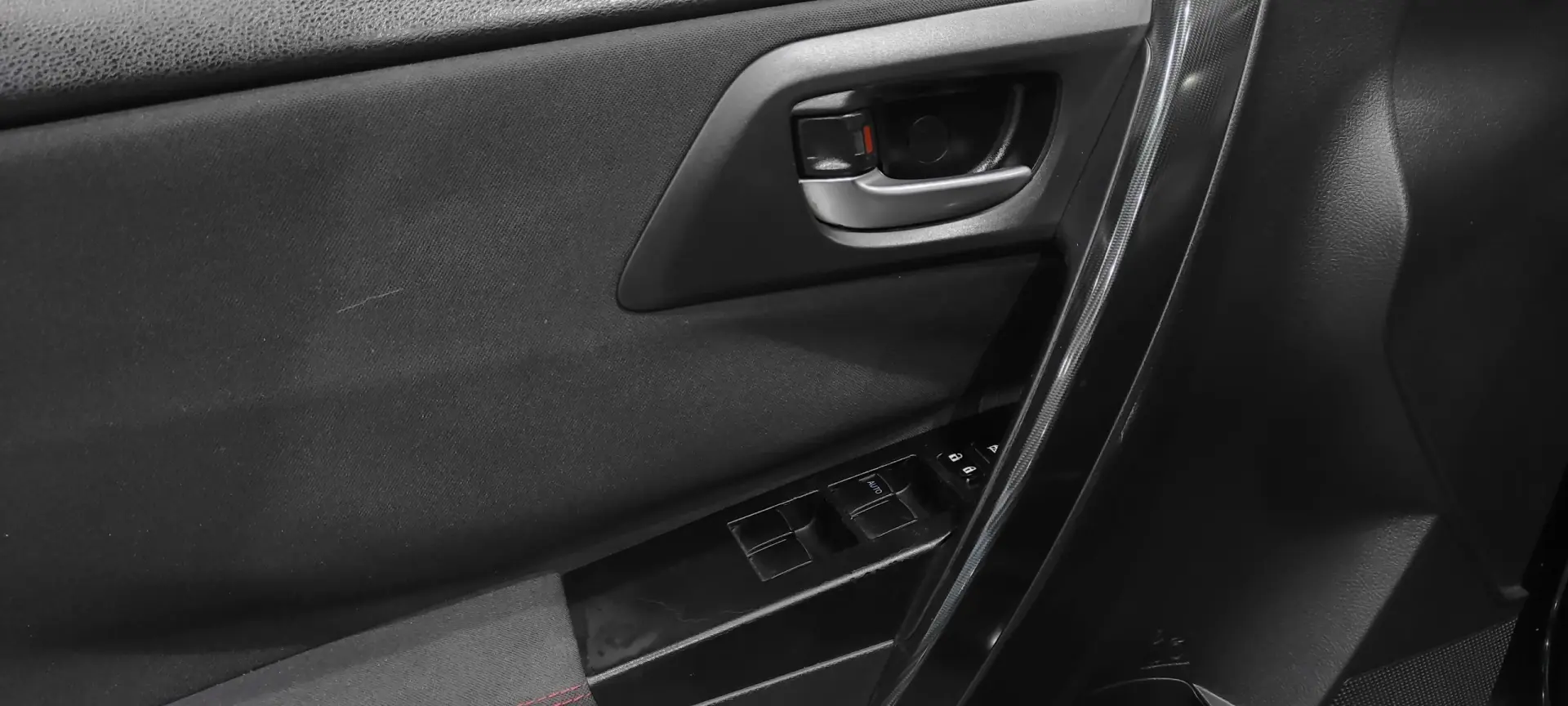 Toyota Auris 1.4 D-4D Com. +P.Techno+P.Sport 26