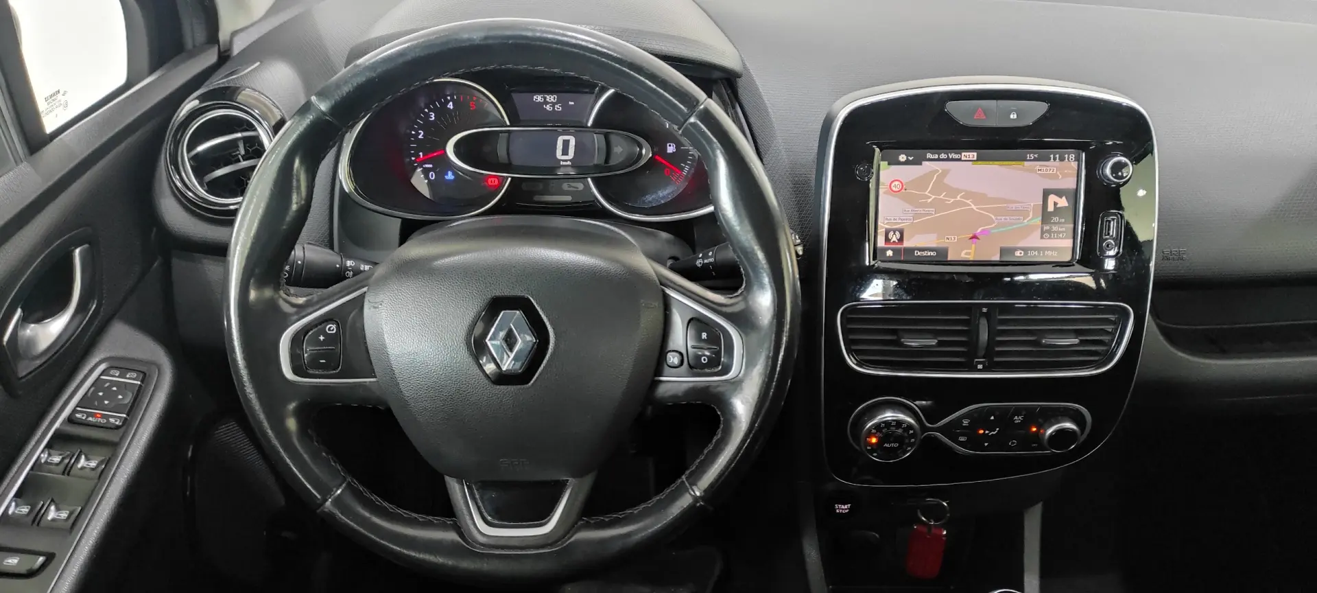 Renault Clio Sport Tourer Outro 9