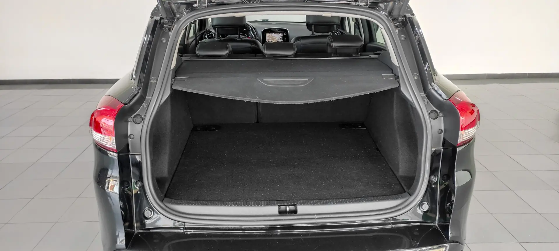 Renault Clio Sport Tourer Outro 19