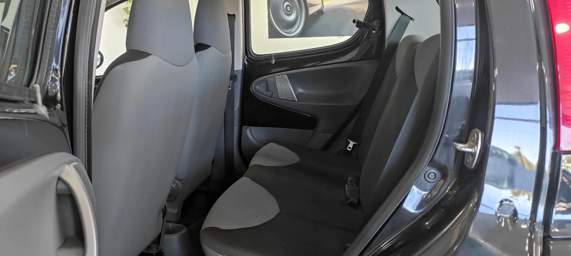Peugeot 107 1.0 Urban 18