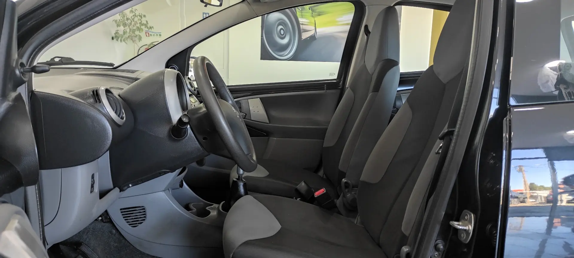 Peugeot 107 1.0 Urban 17