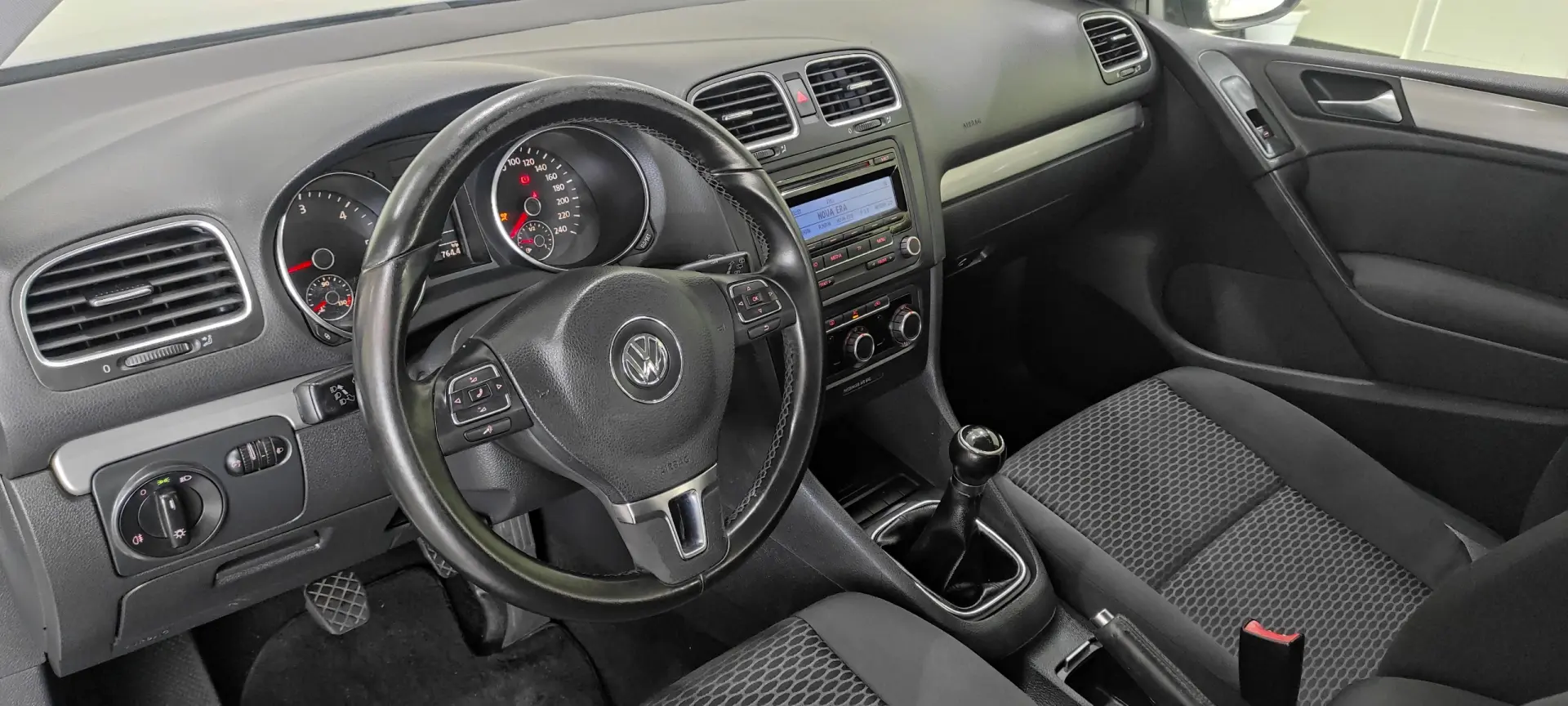 Volkswagen Golf 1.6 TDi Confortline 18