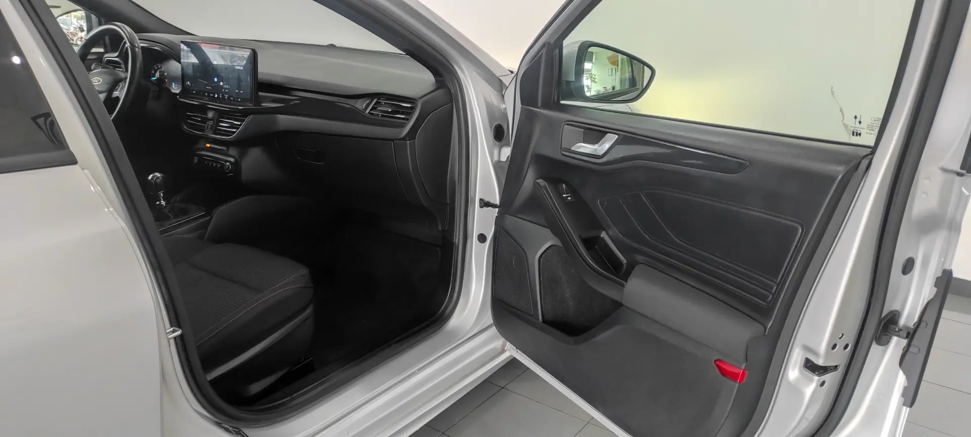 Ford Focus 1.0 EcoBoost MHEV ST-Line 21