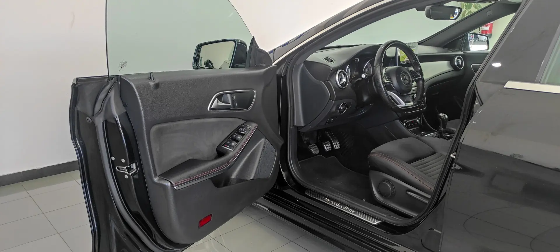 Mercedes-Benz CLA 180 d Shooting Brake AMG Line 15
