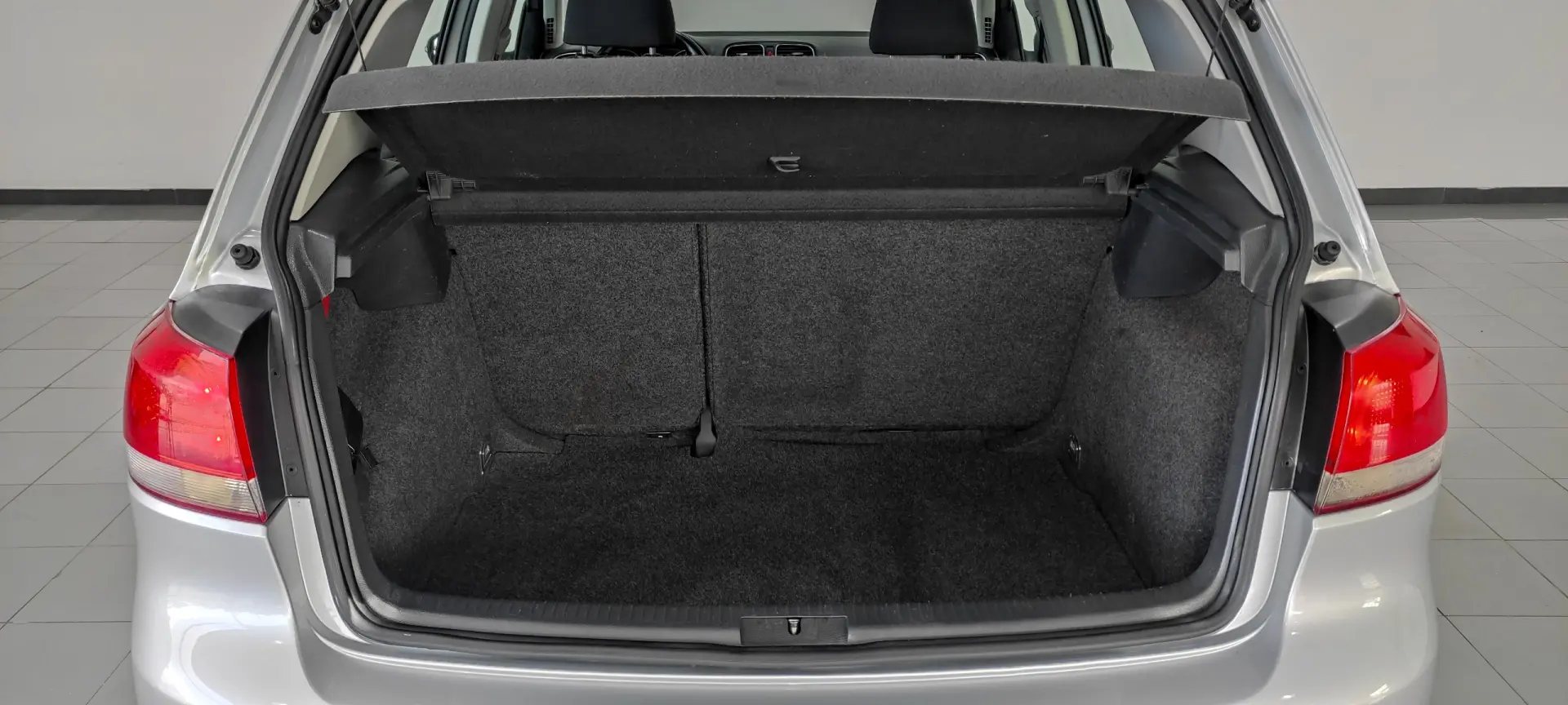 Volkswagen Golf 1.6 TDi Confortline 20