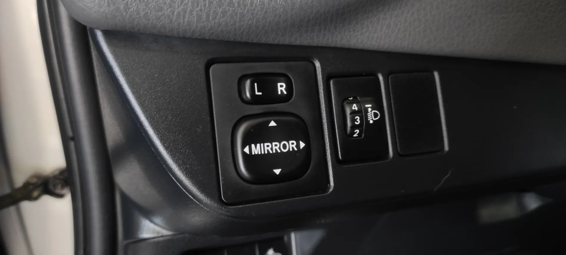 Toyota Yaris 1.0 VVT-i Comfort 38