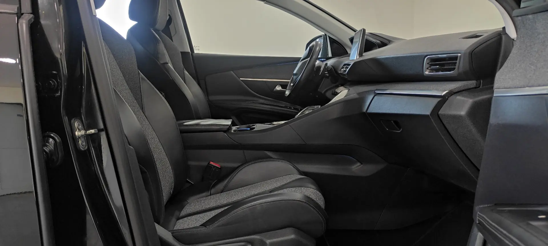 Peugeot 3008 1.6 BlueHDi GT Line EAT6 24