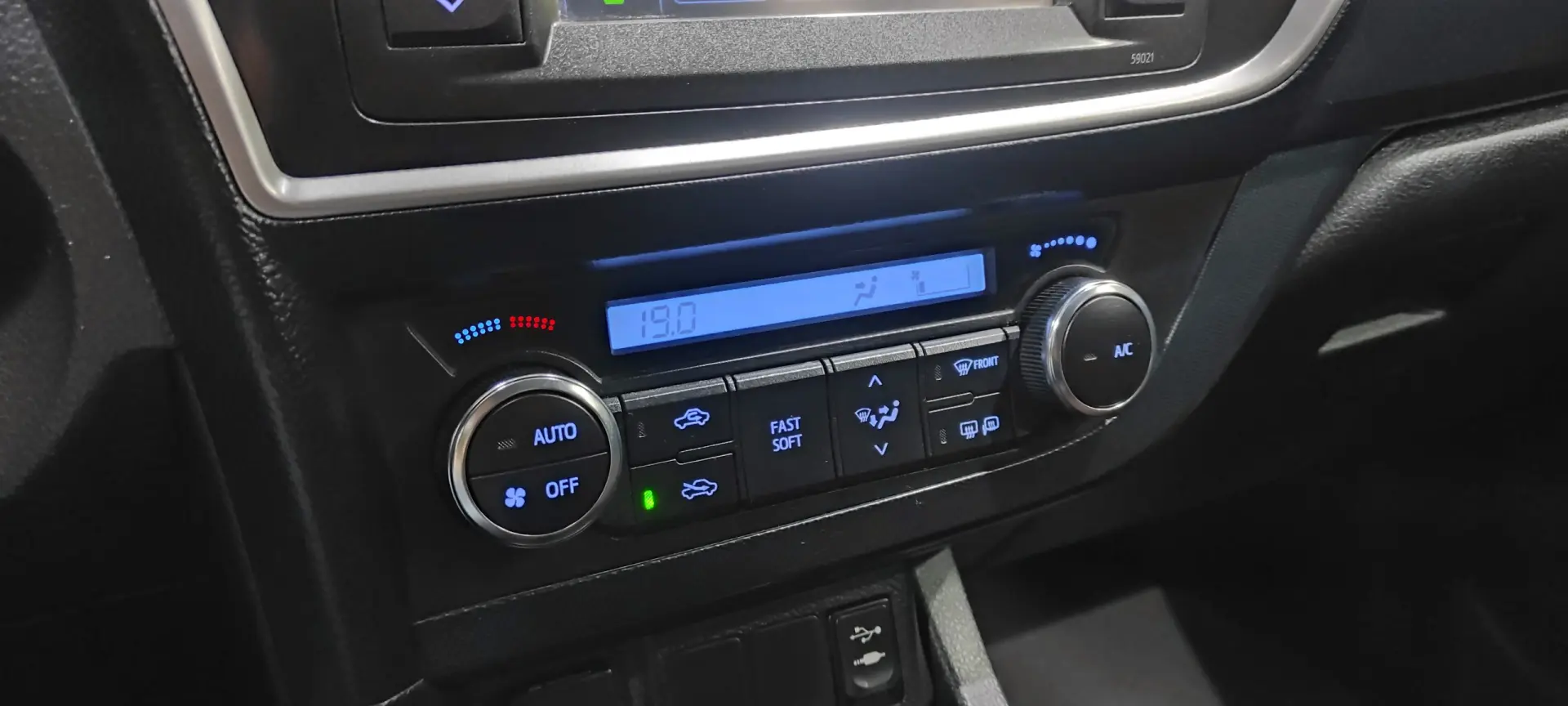 Toyota Auris 1.4 D-4D Com. +P.Techno+P.Sport 33