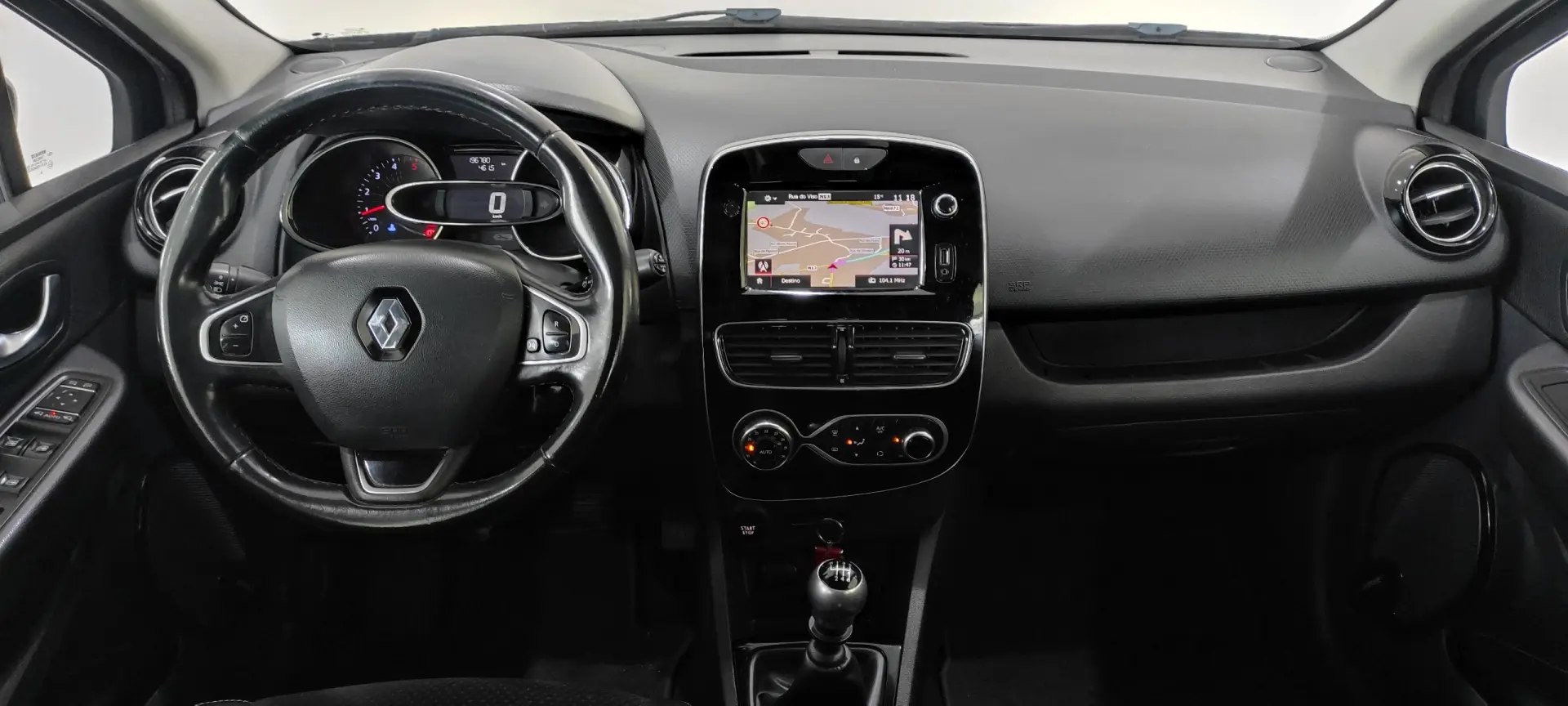 Renault Clio Sport Tourer Outro 8