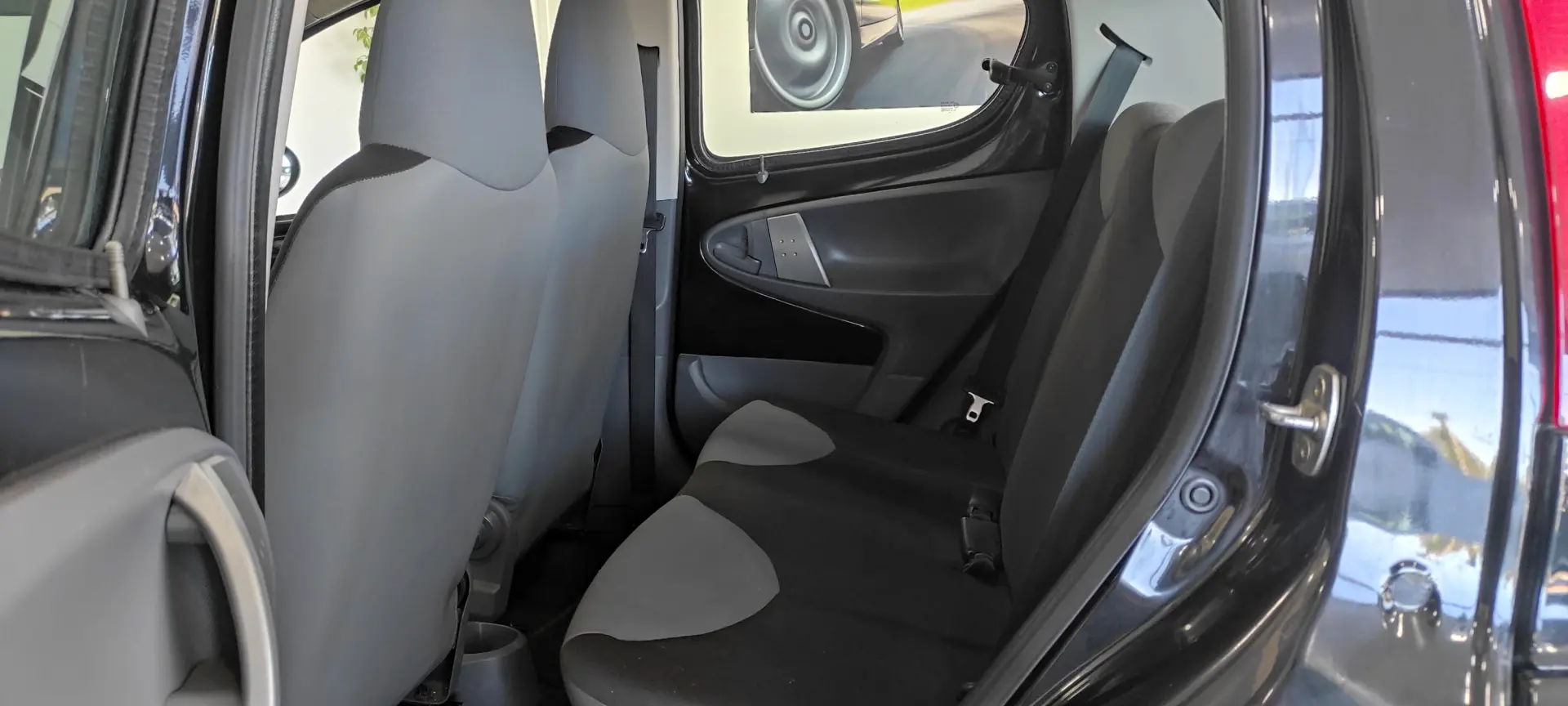 Peugeot 107 1.0 Urban 6