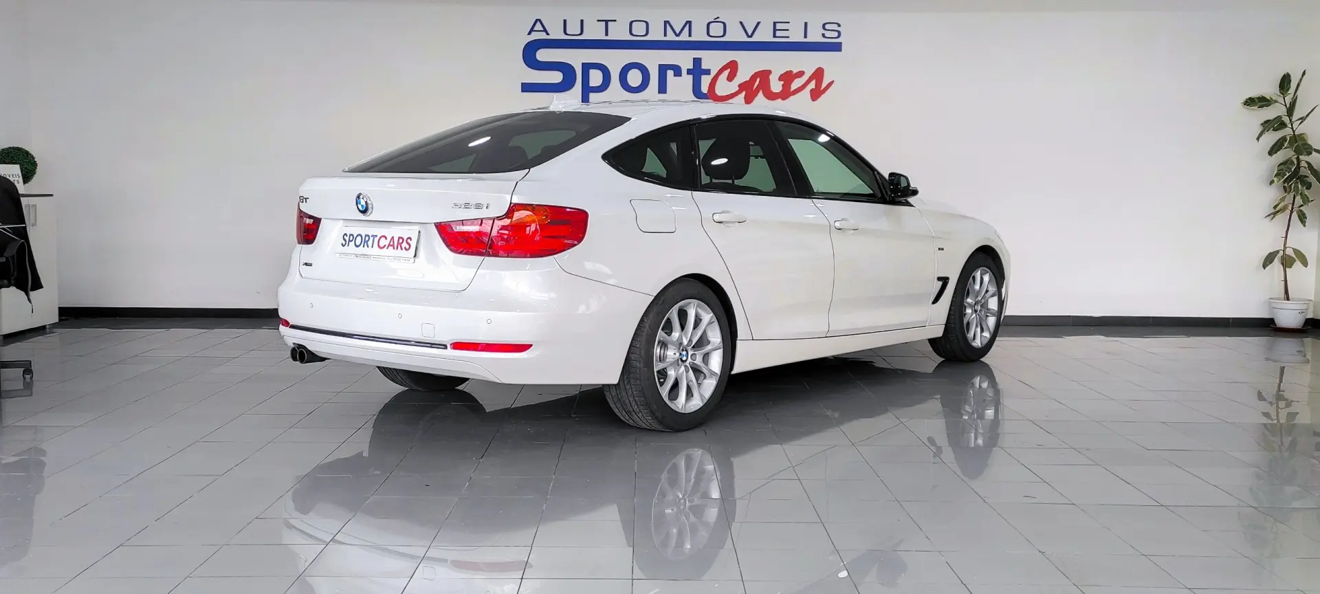 BMW 328 i xDrive Line Sport Auto 2