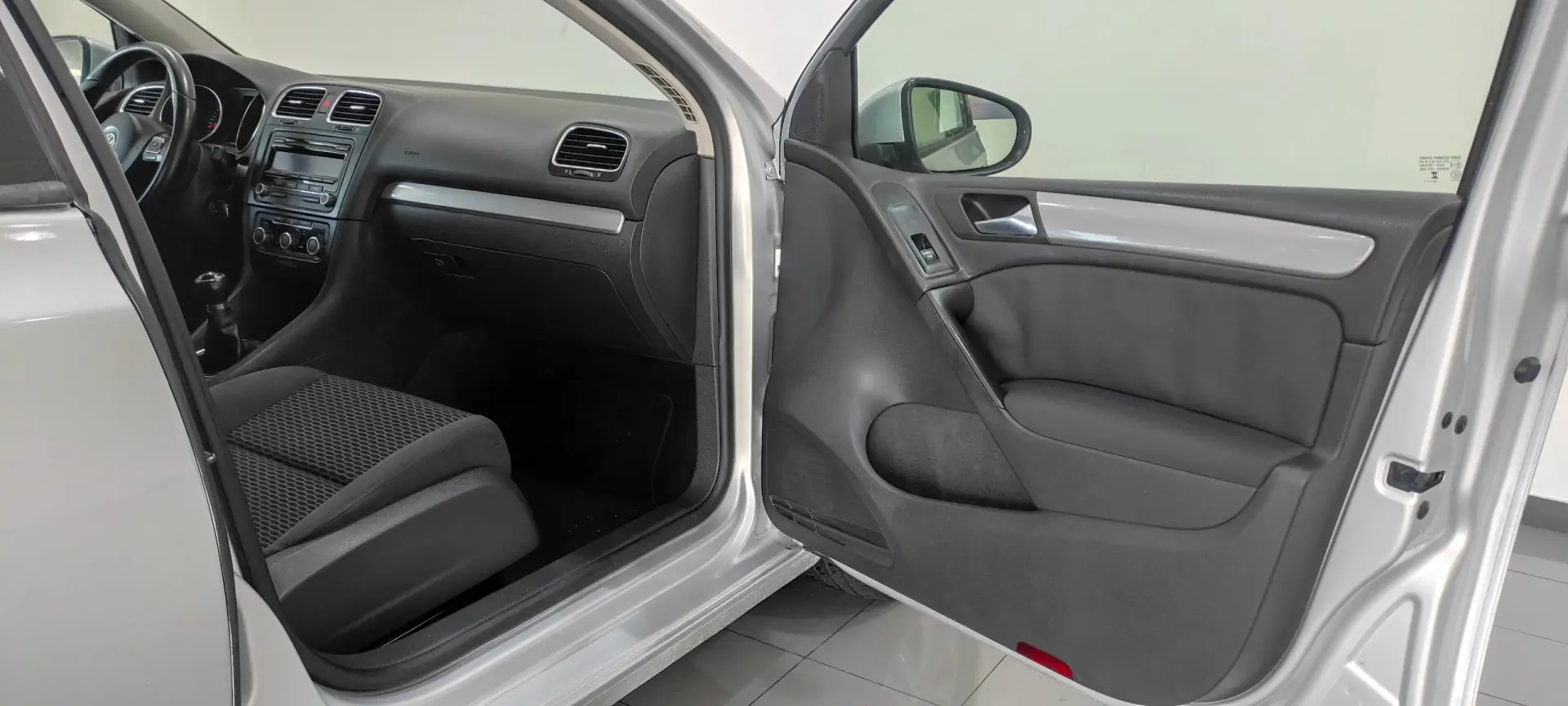 Volkswagen Golf 1.6 TDi Confortline 22