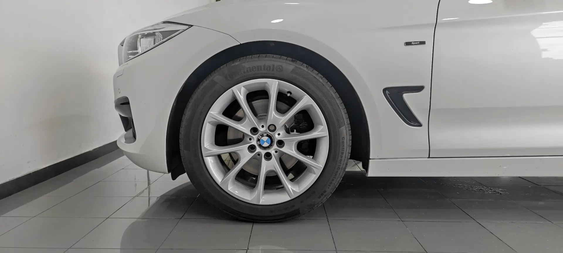BMW 328 i xDrive Line Sport Auto 10
