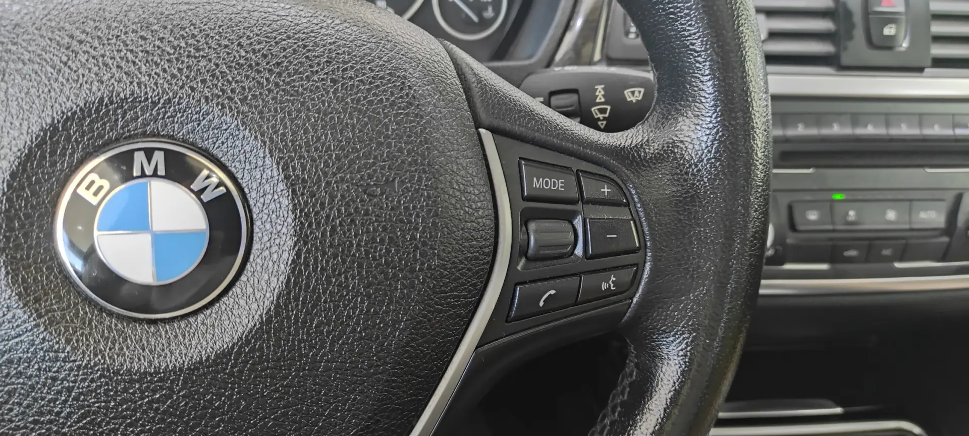 BMW 318 d Auto Line Luxury 44