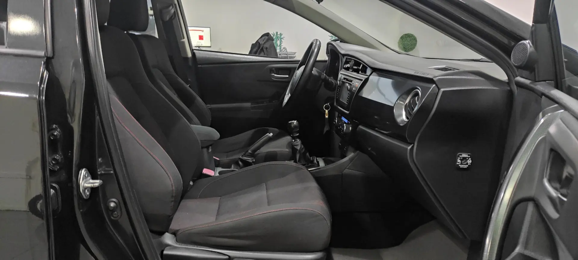 Toyota Auris 1.4 D-4D Com. +P.Techno+P.Sport 23