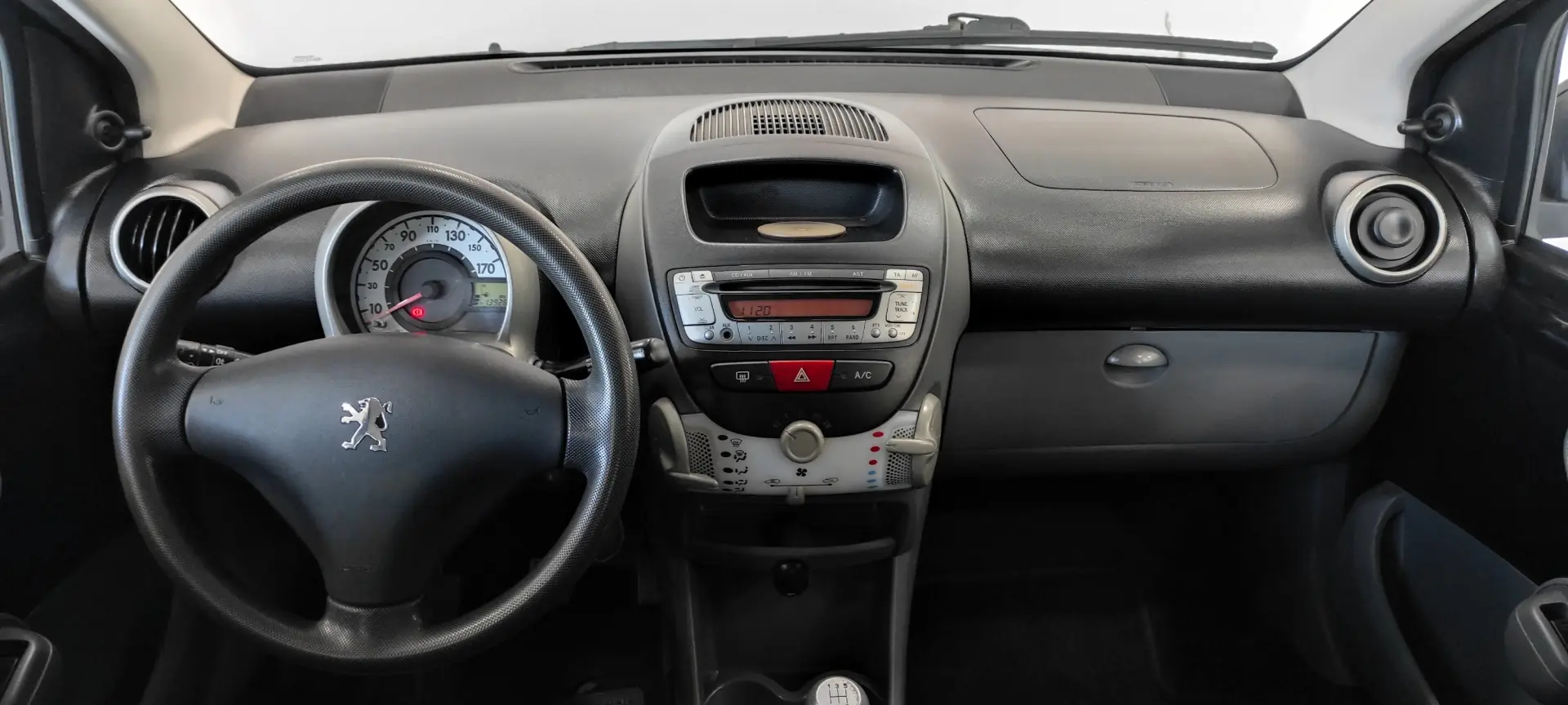 Peugeot 107 1.0 Urban 24