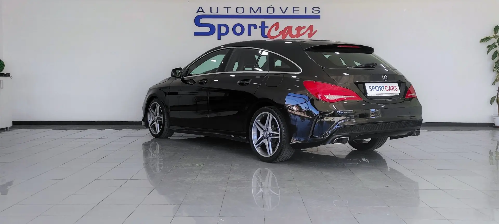 Mercedes-Benz CLA 180 d Shooting Brake AMG Line 4