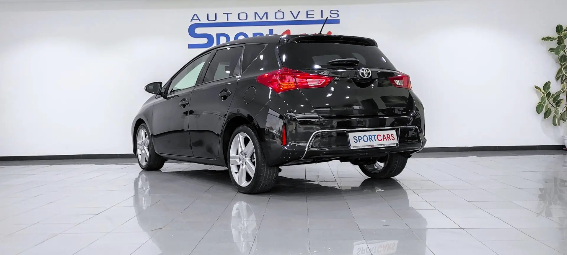 Toyota Auris 1.4 D-4D Com. +P.Techno+P.Sport 14