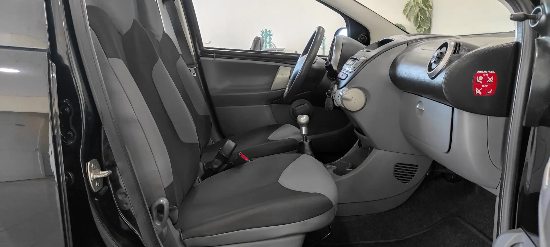 Peugeot 107 1.0 Urban 23