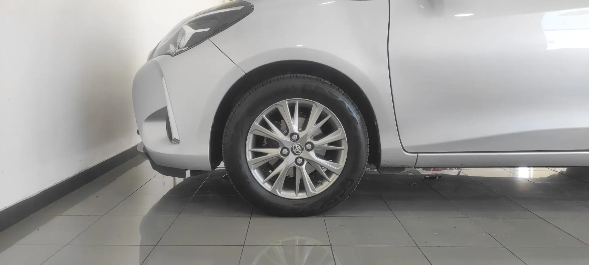 Toyota Yaris 1.0 VVT-i Comfort 41