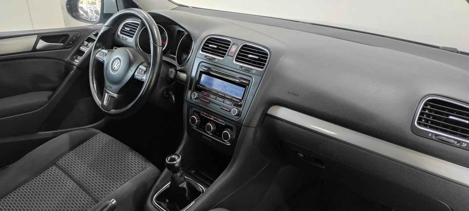 Volkswagen Golf 1.6 TDi Confortline 24