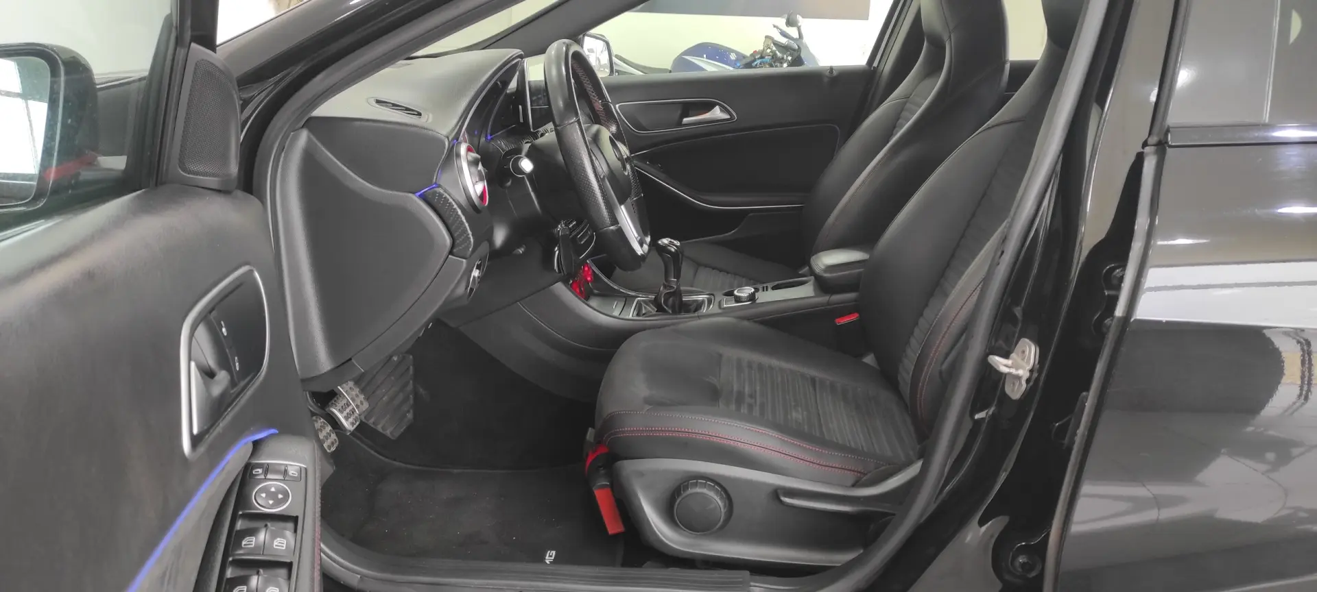 Mercedes-Benz A 180 CDi BE AMG Line 17