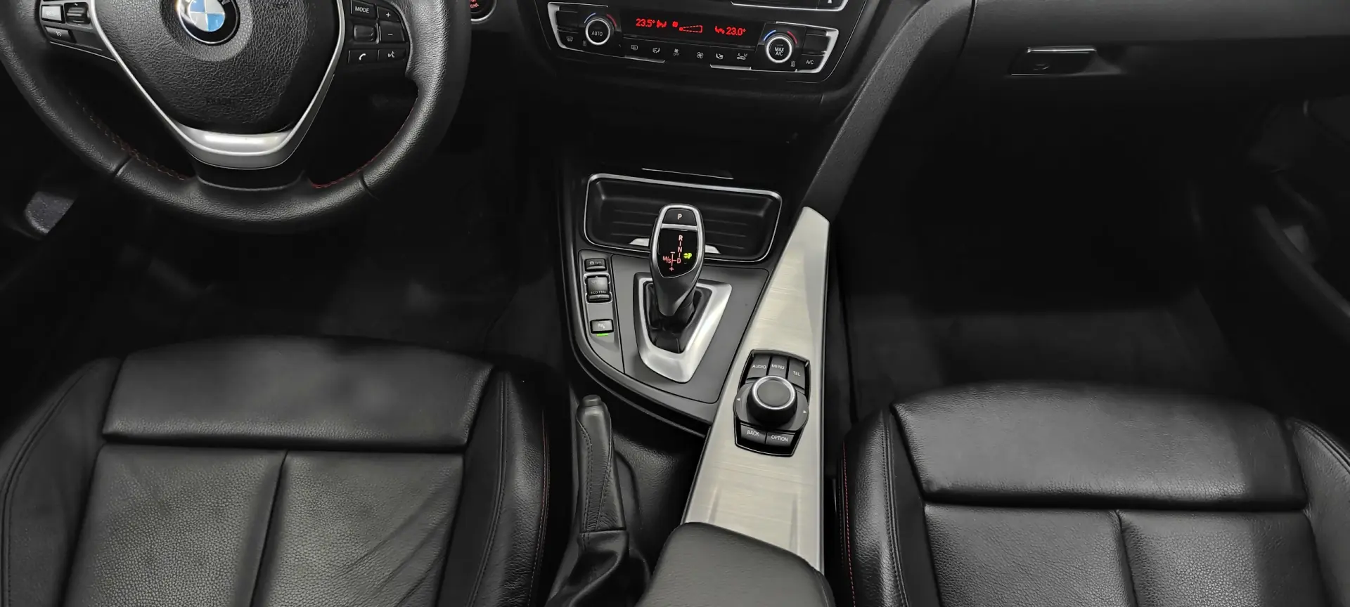 BMW 328 i xDrive Line Sport Auto 37