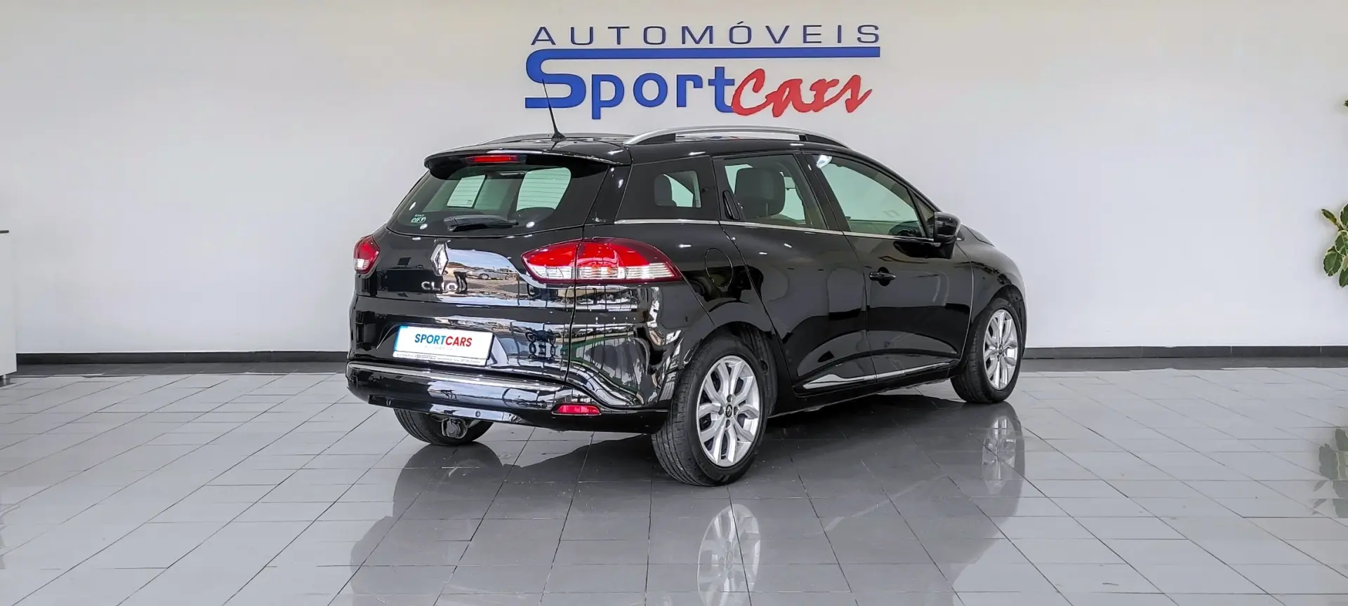 Renault Clio Sport Tourer Outro 12