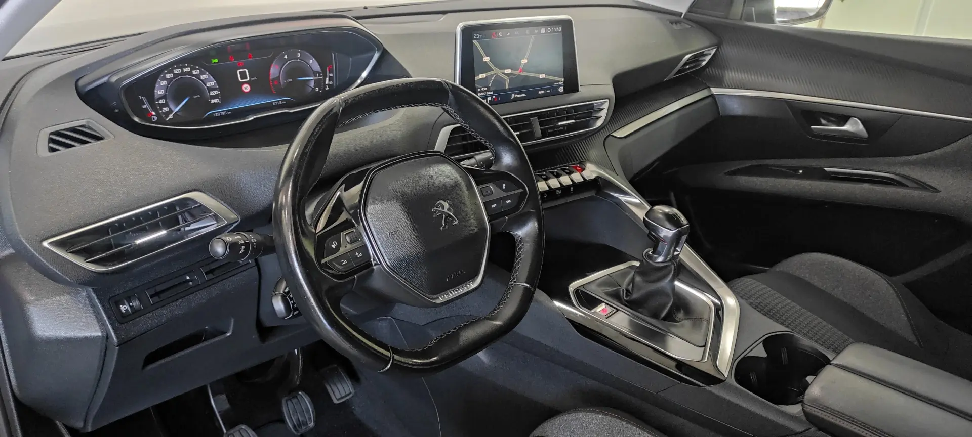 Peugeot 3008 1.5 BlueHDi Active 5