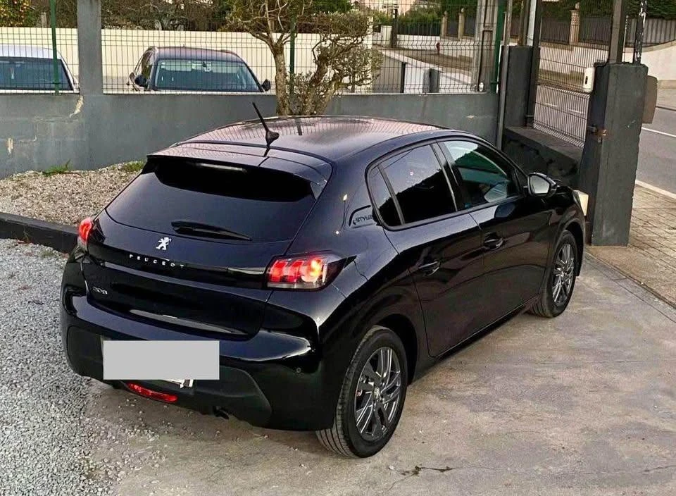 Peugeot 208 6