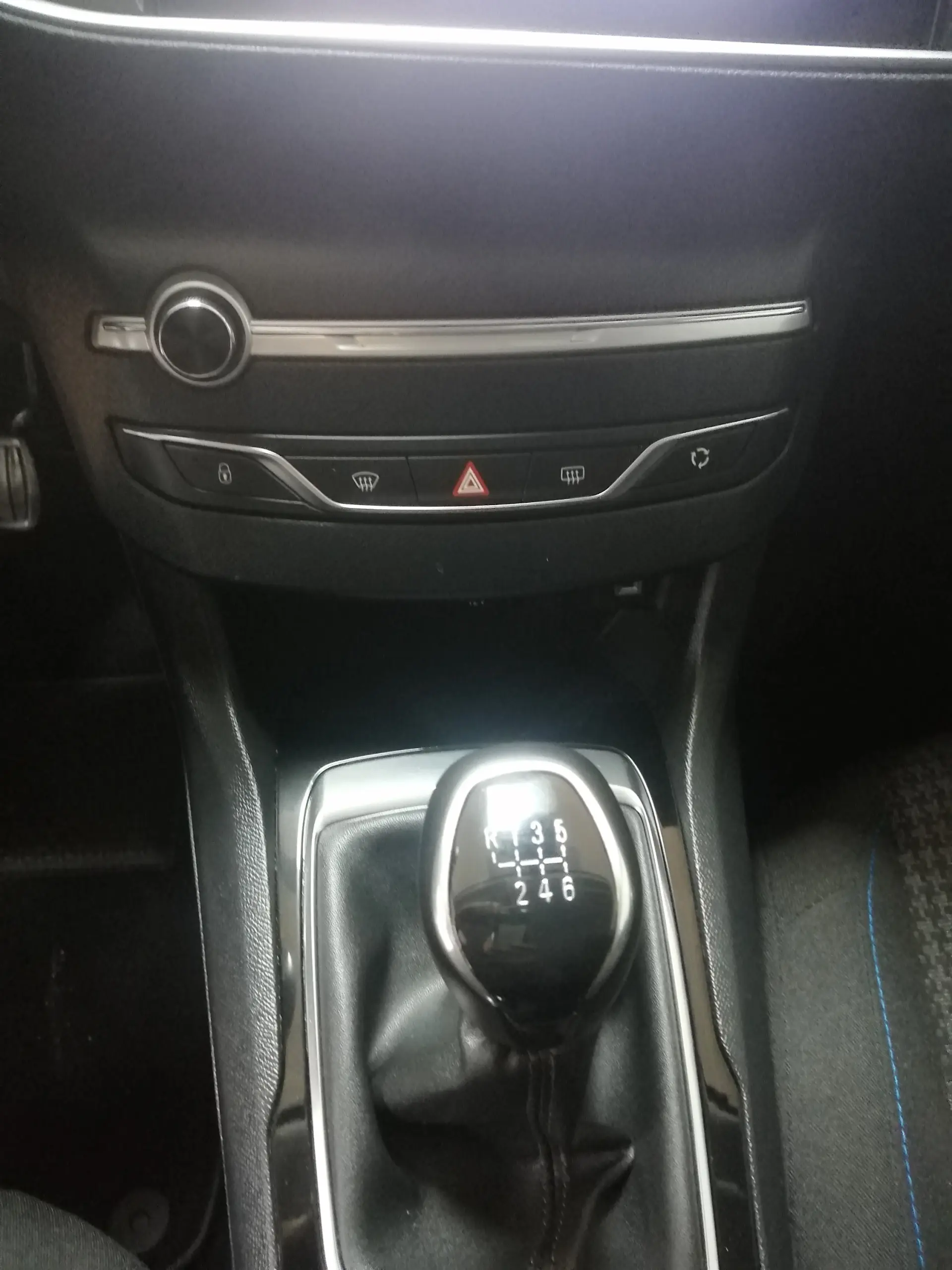 Peugeot 308 1.5 BlueHDi Style 22