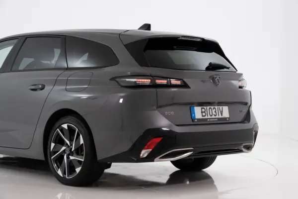 Peugeot 308 1.6 Hybrid Allure e-EAT8 10
