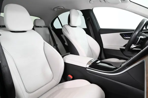 Mercedes-Benz C 300 de AMG Line 4