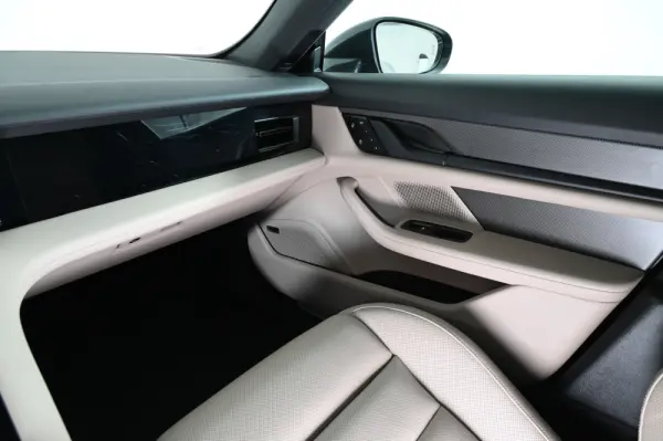 Porsche Taycan Sport Turismo 4S 31