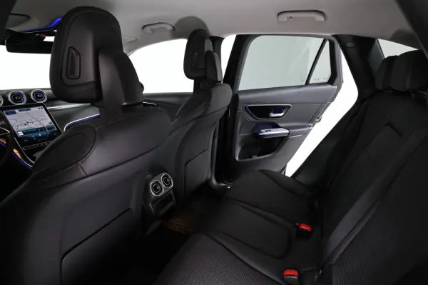 Mercedes-Benz GLC 300 e 4Matic 26