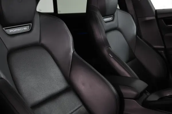 Porsche Macan Electric 4 21