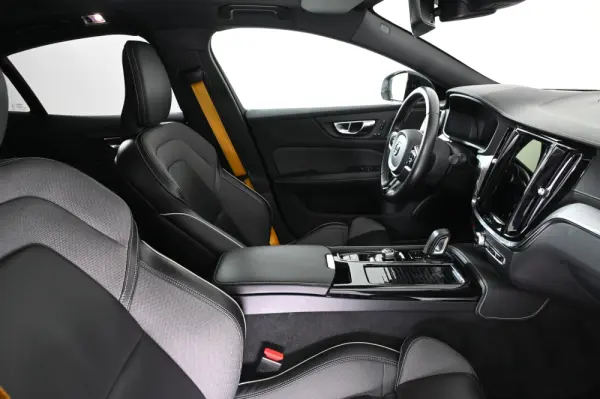 Volvo S60 2.0 T8 PHEV Polestar AWD 26