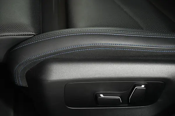 BMW 530 e Pack Desportivo M 27