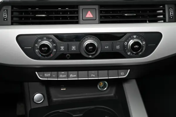 Audi A4 40 TDI S tronic 22